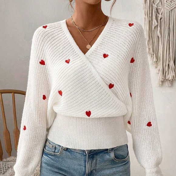 White Casual Women's Heart Embroidery Batwing Sleeve Wrap Sweater - Picture 5 of 5